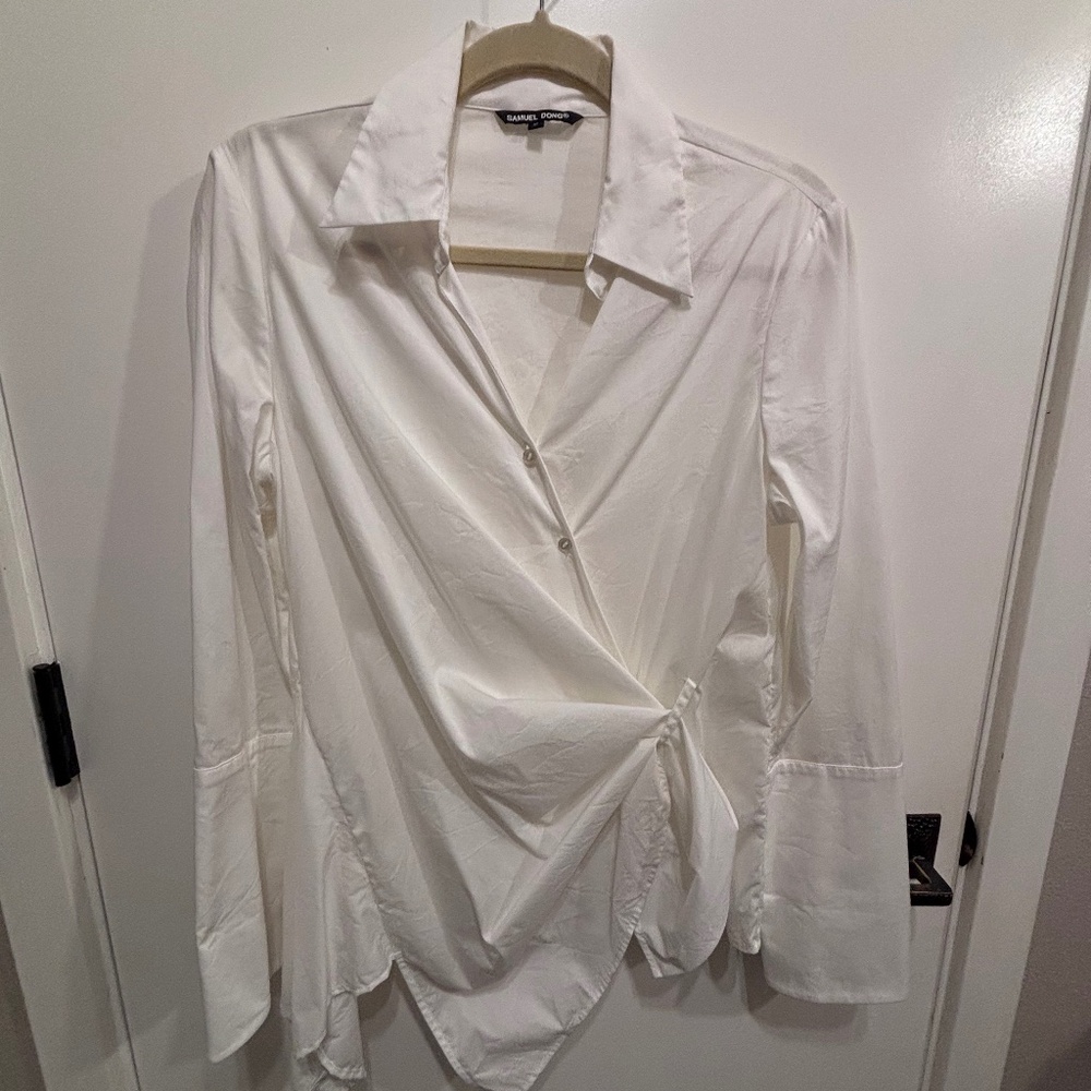 Samuel Dong white L/S blouse w/asymmetrical hem-M